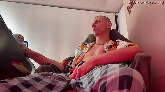 Snapshot of vladdymeow chatting on October 28, 2025, 12:47 am vladdymeow online show from October 28, 2025, 12:47 am