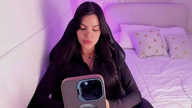 Snapshot of salome__11 chatting on January 10, 2025, 5:15 am salome  11 online show from January 10, 2025, 5:15 am