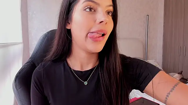 Snapshot of salome__11 chatting on February 2, 2025, 7:57 pm salome  11 online show from February 2, 2025, 7:57 pm