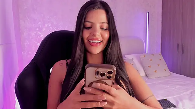 Snapshot of salome__11 chatting on February 13, 2025, 4:11 am salome  11 online show from February 13, 2025, 4:11 am
