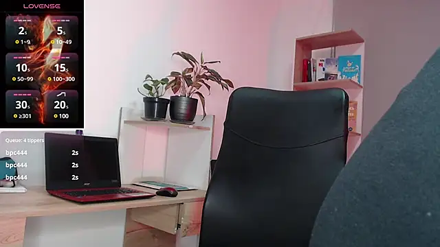 Snapshot of BriannaLorens chatting on February 9, 2025, 11:36 am BriannaLorens online show from February 9, 2025, 11:36 am