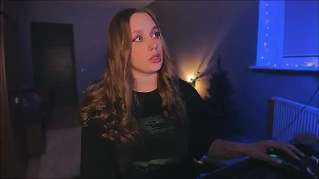 Snapshot of Rachel_Ro chatting on December 15, 2024, 9:53 pm Rachel Ro online show from December 15, 2024, 9:53 pm