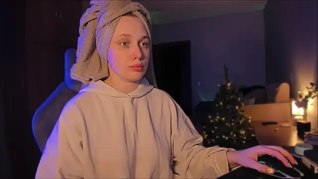 Snapshot of Rachel_Ro chatting on December 26, 2024, 3:42 pm Rachel Ro online show from December 26, 2024, 3:42 pm