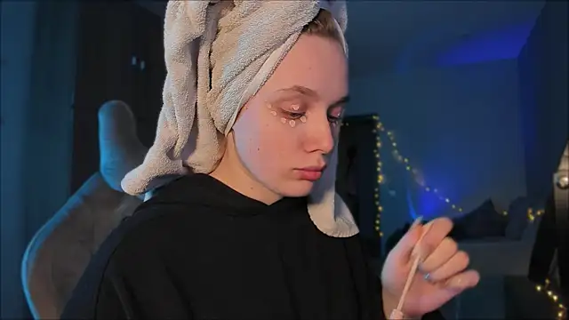 Snapshot of Rachel_Ro chatting on January 22, 2025, 10:18 am Rachel Ro online show from January 22, 2025, 10:18 am