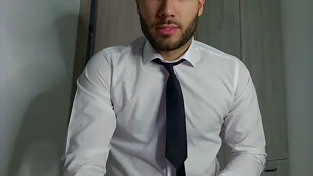 Snapshot of Justynn1 chatting on February 18, 2025, 6:15 am Justynn1 online show from February 18, 2025, 6:15 am