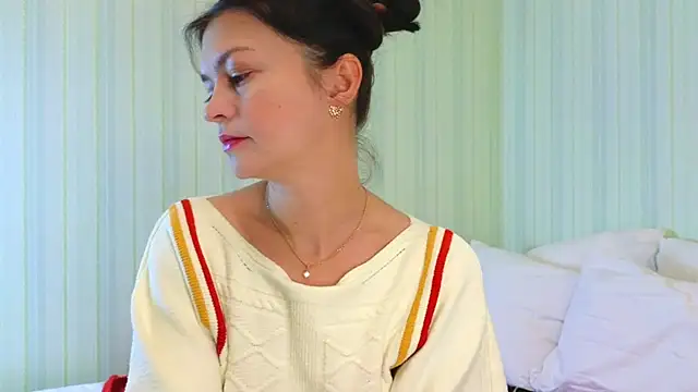 Snapshot of _Lily_ chatting on December 13, 2024, 9:13 am  Lily  online show from December 13, 2024, 9:13 am