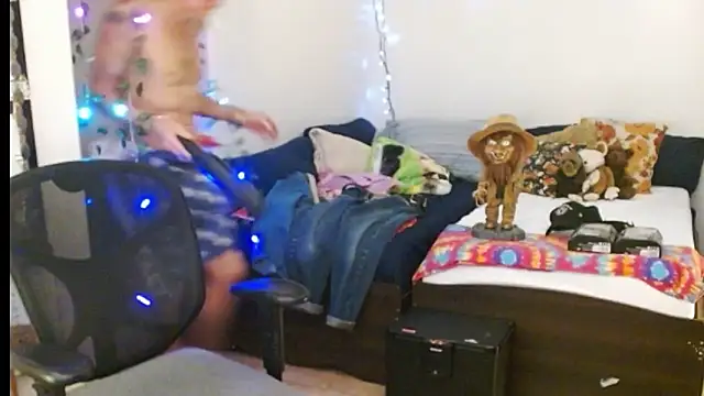 Snapshot of mycock2474u chatting on February 22, 2025, 1:02 pm mycock2474u online show from February 22, 2025, 1:02 pm