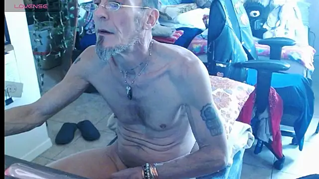 Snapshot of mycock2474u chatting on March 14, 2025, 2:52 pm mycock2474u online show from March 14, 2025, 2:52 pm