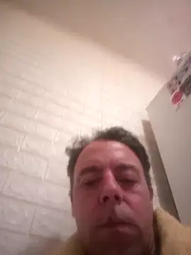 Snapshot of david_geam chatting on December 10, 2024, 7:43 pm david geam online show from December 10, 2024, 7:43 pm