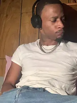 Snapshot of Tristris100 chatting on December 7, 2024, 12:08 am Tristris100 online show from December 7, 2024, 12:08 am