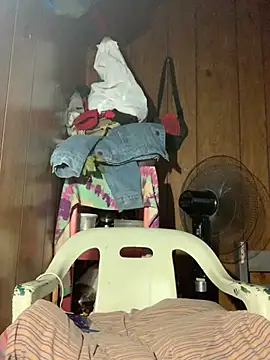 Snapshot of Tristris100 chatting on December 9, 2024, 9:26 pm Tristris100 online show from December 9, 2024, 9:26 pm