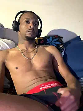 Snapshot of Tristris100 chatting on October 29, 2025, 4:59 am Tristris100 online show from October 29, 2025, 4:59 am