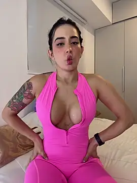 Snapshot of CATALINA_RESTREPO chatting on October 12, 2025, 11:48 pm CATALINA RESTREPO online show from October 12, 2025, 11:48 pm