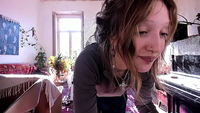 Snapshot of Miranda2_0 chatting on January 5, 2025, 8:11 am Miranda2 0 online show from January 5, 2025, 8:11 am