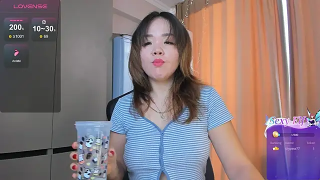 Snapshot of azure_moon2 chatting on January 11, 2025, 5:31 am azure moon2 online show from January 11, 2025, 5:31 am