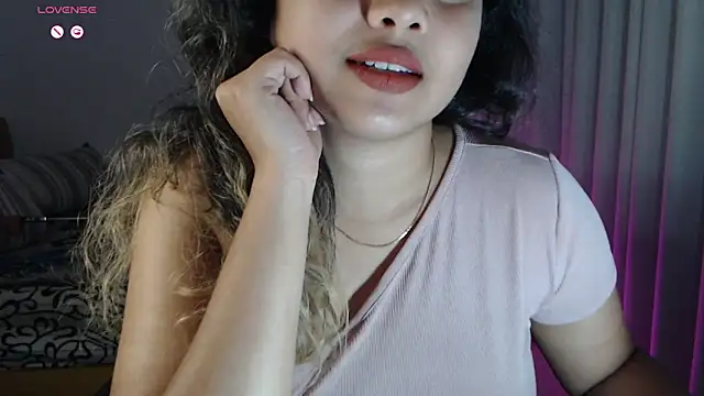 Snapshot of _neesha_414_ chatting on October 9, 2025, 5:00 pm  neesha 414  online show from October 9, 2025, 5:00 pm