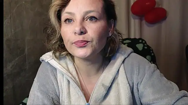 dagny-jo online show from March 8, 2025, 3:39 am