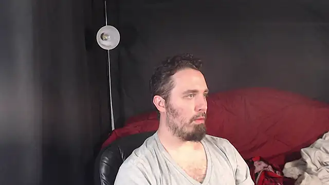 Snapshot of Metalstud chatting on February 26, 2025, 1:43 am Metalstud online show from February 26, 2025, 1:43 am