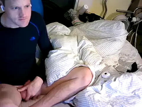 Snapshot of londonfuckwhore chatting on December 3, 2024, 11:57 pm londonfuckwhore online show from December 3, 2024, 11:57 pm