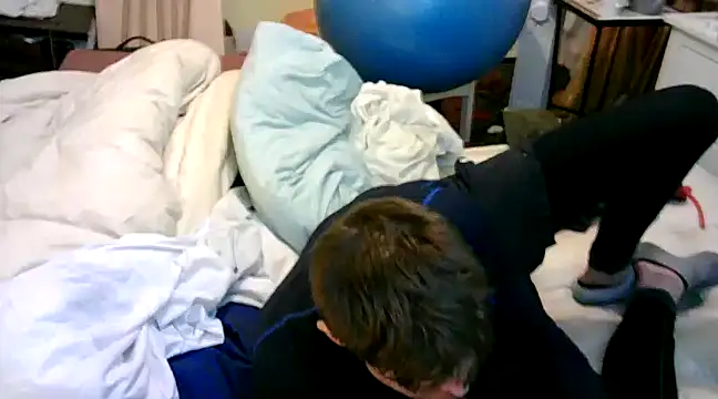 Snapshot of londonfuckwhore chatting on February 9, 2025, 6:05 pm londonfuckwhore online show from February 9, 2025, 6:05 pm