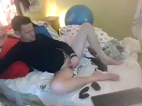 Snapshot of londonfuckwhore chatting on March 6, 2025, 12:30 pm londonfuckwhore online show from March 6, 2025, 12:30 pm