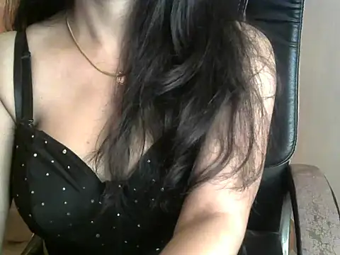 Snapshot of Adventurous_Angel chatting on December 8, 2024, 7:32 pm Adventurous Angel online show from December 8, 2024, 7:32 pm