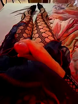 Snapshot of MAllE4 chatting on October 16, 2025, 1:45 pm MAllE4 online show from October 16, 2025, 1:45 pm