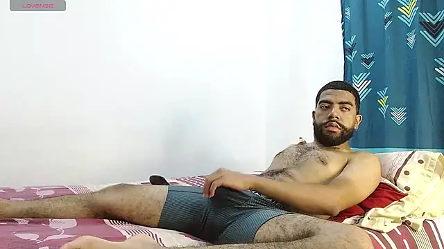 Snapshot of Aroon_Stonne chatting on March 21, 2025, 4:17 am Aroon Stonne online show from March 21, 2025, 4:17 am