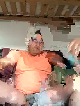 Snapshot of Lentbulant chatting on March 9, 2025, 8:07 am Lentbulant online show from March 9, 2025, 8:07 am