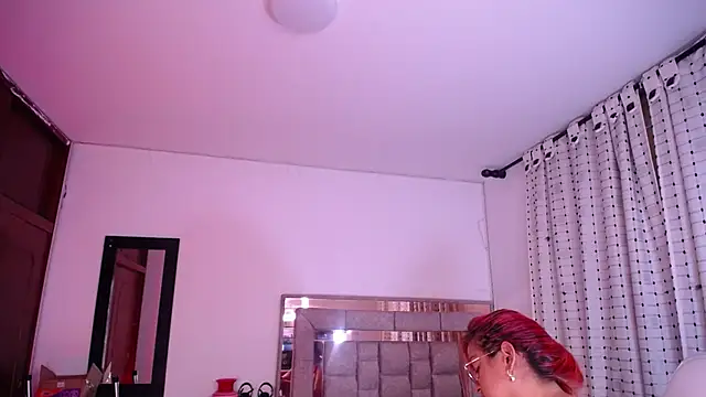 Snapshot of salomecastro_ chatting on March 11, 2025, 10:18 am salomecastro online show from March 11, 2025, 10:18 am