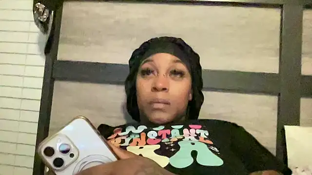 Snapshot of Creamesensation chatting on October 25, 2025, 6:43 am Creamesensation online show from October 25, 2025, 6:43 am