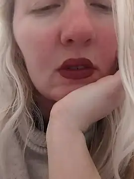 Snapshot of Mllesha74000 chatting on February 11, 2025, 3:51 pm Mllesha74000 online show from February 11, 2025, 3:51 pm