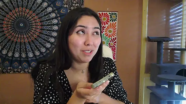 Snapshot of IntimateTales chatting on December 17, 2024, 12:00 pm IntimateTales online show from December 17, 2024, 12:00 pm