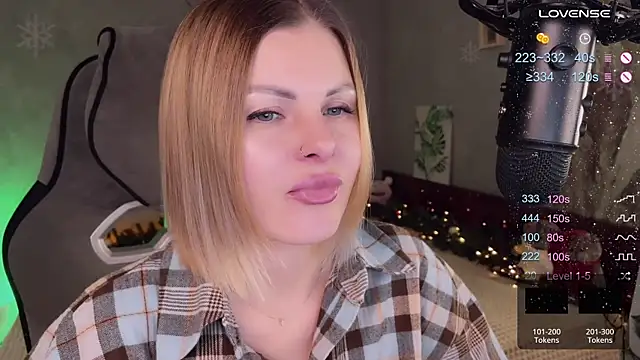 Snapshot of Your_Sweet_Lilu chatting on December 20, 2024, 3:10 pm Your Sweet Lilu online show from December 20, 2024, 3:10 pm