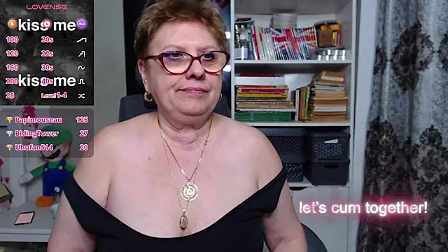 Snapshot of Mella4you chatting on February 27, 2025, 4:43 pm Mella4you online show from February 27, 2025, 4:43 pm
