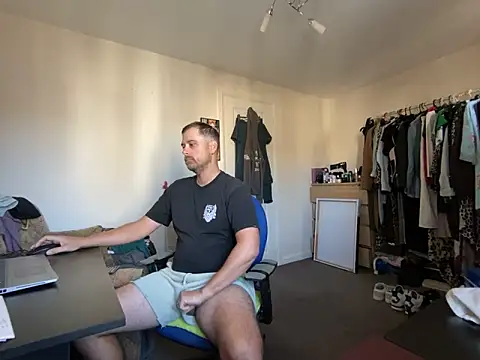 Snapshot of Kramer023 chatting on September 22, 2025, 10:17 am Kramer023 online show from September 22, 2025, 10:17 am