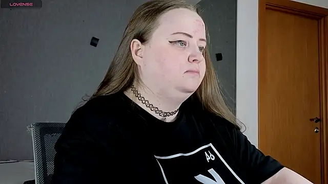 Snapshot of EMMA__CONNOR chatting on September 30, 2025, 7:24 am EMMA  CONNOR online show from September 30, 2025, 7:24 am