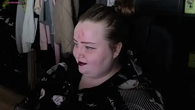 Snapshot of EMMA__CONNOR chatting on October 15, 2025, 12:11 am EMMA  CONNOR online show from October 15, 2025, 12:11 am