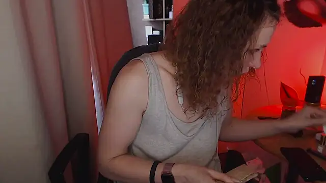 Snapshot of JohansonKatie chatting on January 21, 2025, 9:24 am JohansonKatie online show from January 21, 2025, 9:24 am