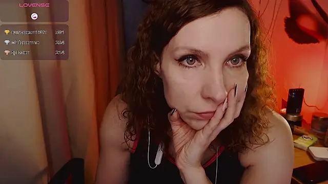 Snapshot of JohansonKatie chatting on February 4, 2025, 6:36 am JohansonKatie online show from February 4, 2025, 6:36 am