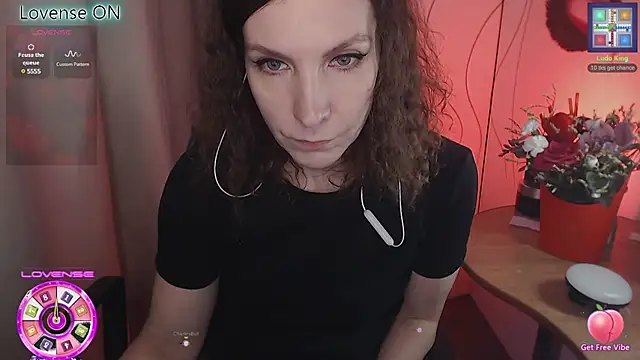 Snapshot of JohansonKatie chatting on February 17, 2025, 1:32 pm JohansonKatie online show from February 17, 2025, 1:32 pm