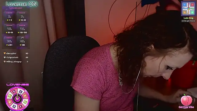 Snapshot of JohansonKatie chatting on February 24, 2025, 3:09 pm JohansonKatie online show from February 24, 2025, 3:09 pm