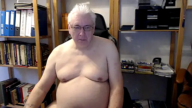 Snapshot of SchwanzhureXXL chatting on February 15, 2025, 7:27 am SchwanzhureXXL online show from February 15, 2025, 7:27 am