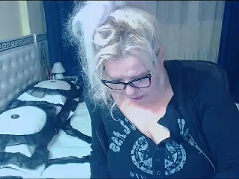 Snapshot of SonyaHotMilf chatting on February 19, 2025, 4:55 pm SonyaHotMilf online show from February 19, 2025, 4:55 pm