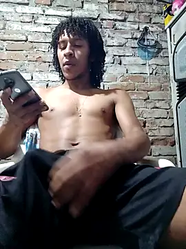 Snapshot of JaMell61 chatting on January 13, 2025, 2:11 pm JaMell61 online show from January 13, 2025, 2:11 pm