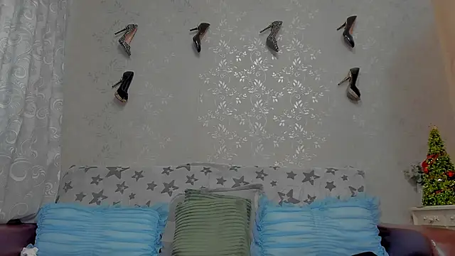 Snapshot of emilianna666 chatting on December 21, 2024, 11:55 am emilianna666 online show from December 21, 2024, 11:55 am