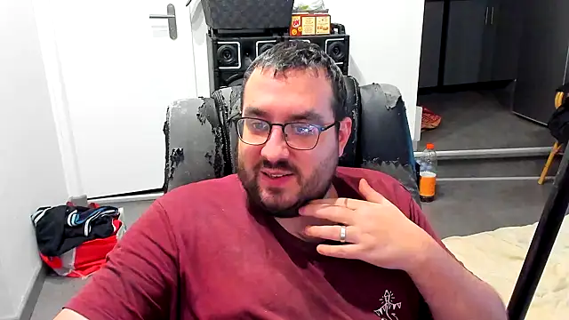 Snapshot of bears549a chatting on December 30, 2024, 12:22 am bears549a online show from December 30, 2024, 12:22 am