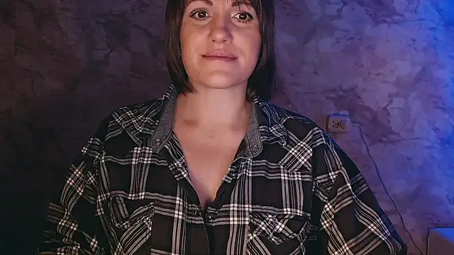 Snapshot of _letty_ chatting on December 6, 2024, 1:29 am  letty  online show from December 6, 2024, 1:29 am