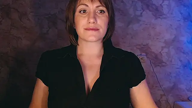 Snapshot of _letty_ chatting on December 19, 2024, 11:35 pm  letty  online show from December 19, 2024, 11:35 pm