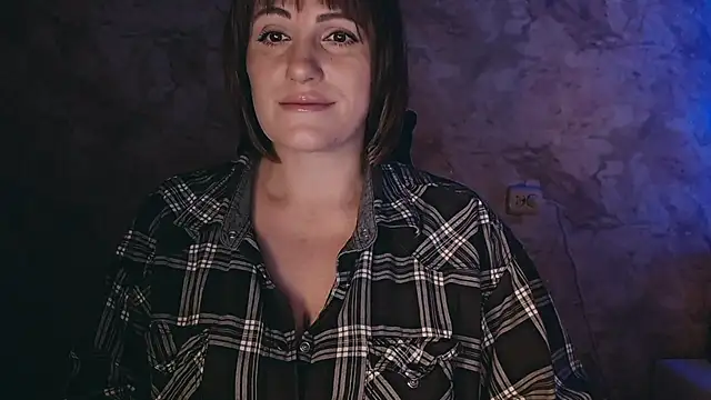 Snapshot of _letty_ chatting on January 10, 2025, 9:53 pm  letty  online show from January 10, 2025, 9:53 pm